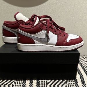 NIKE AIR JORDAN 1 LOW Cherrywood Red & Cement Grey boys 6 wmns 7.5 sneakers